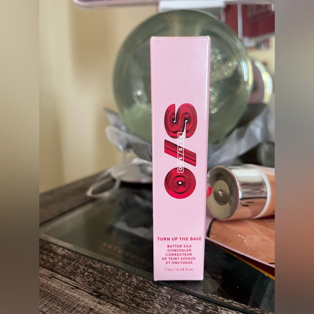ONE/SIZE Turn Up The Base Butter Silk Concealer - Pink